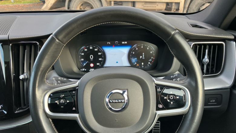 Volvo Xc60 2.0 B5P [250] R DESIGN Pro 5dr AWD Geartronic Petrol Estate